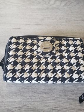 Vera Bradley Black & White Quilted Houndstooth Zip Wallet